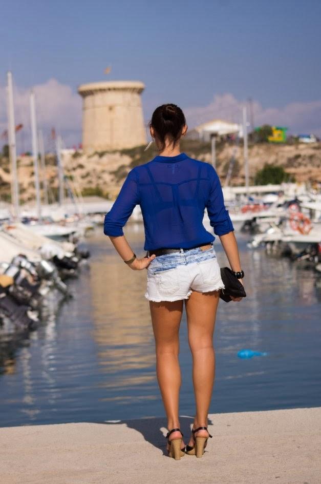 bershka, maripaz, pinkie, stradivarius, look otoño, azul klein, playa alicante, costa de alicante, alicante, 