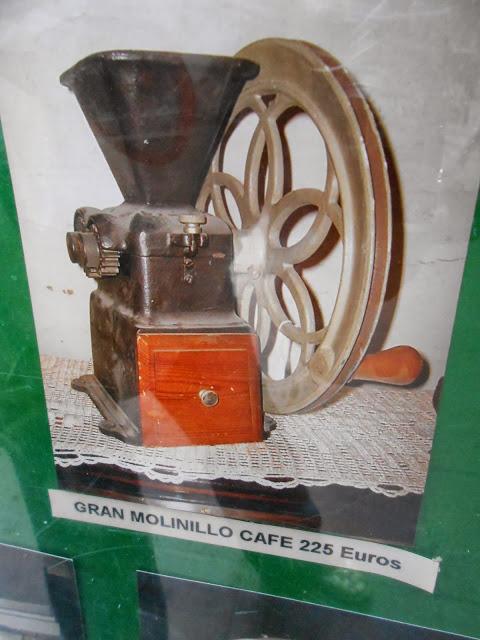 CON LA CRISIS...A RÍO REVUELTO, GANANCIA DE PESCADORES...BARCELONA...29-10-2013...