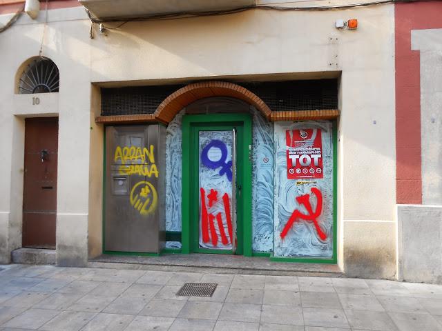 CON LA CRISIS...A RÍO REVUELTO, GANANCIA DE PESCADORES...BARCELONA...29-10-2013...