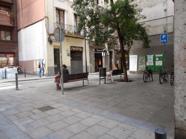 CON LA CRISIS...A RÍO REVUELTO, GANANCIA DE PESCADORES...BARCELONA...29-10-2013...