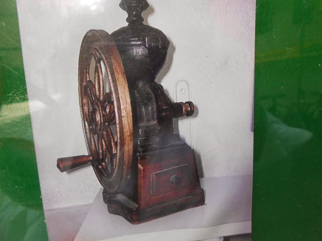 CON LA CRISIS...A RÍO REVUELTO, GANANCIA DE PESCADORES...BARCELONA...29-10-2013...