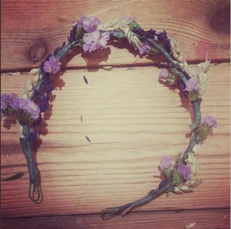 Taller de coronas de flores con Le Petit Marseillais