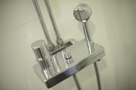 planta de piso alrededor del baño Lavandería y cuarto de baño decoración lavadora en el cuarto de baño decoración laundry room en cuarto de baño interiores nórdicos escandinavos decoración diseño de interiores blog diseño de interiores y decoración blog decoración nórdica baño nórdico con zona de lavadora 