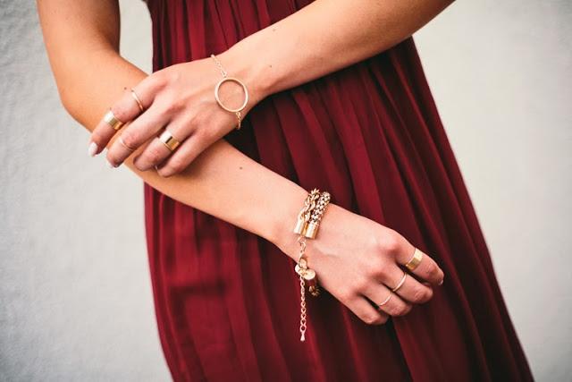 MI ÚLTIMA ´NECESIDAD´; COMO ANILLO AL MEDIO, MIDI RINGS.-