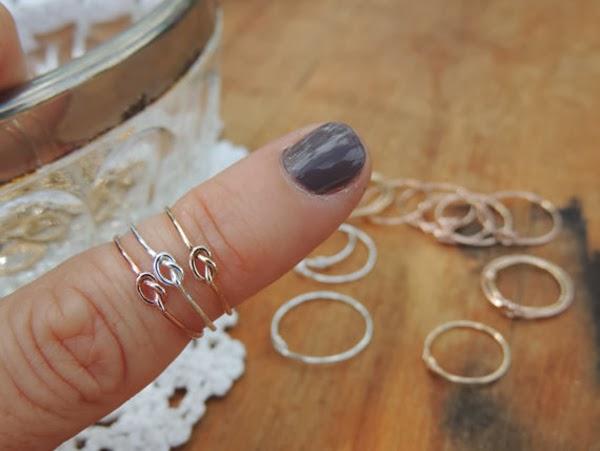 MI ÚLTIMA ´NECESIDAD´; COMO ANILLO AL MEDIO, MIDI RINGS.-