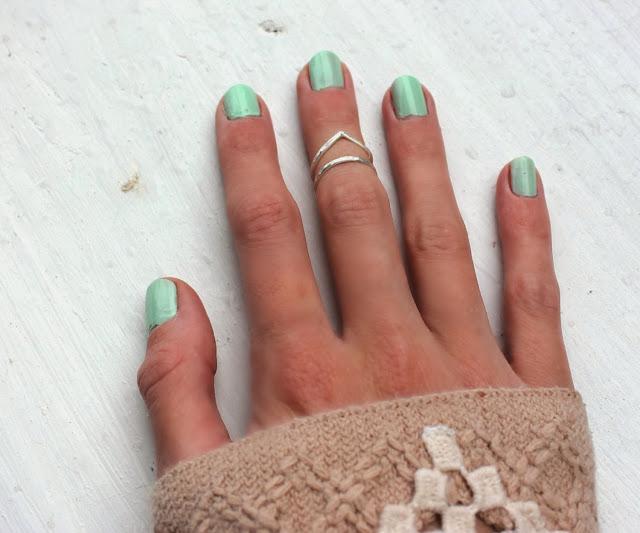 MI ÚLTIMA ´NECESIDAD´; COMO ANILLO AL MEDIO, MIDI RINGS.-