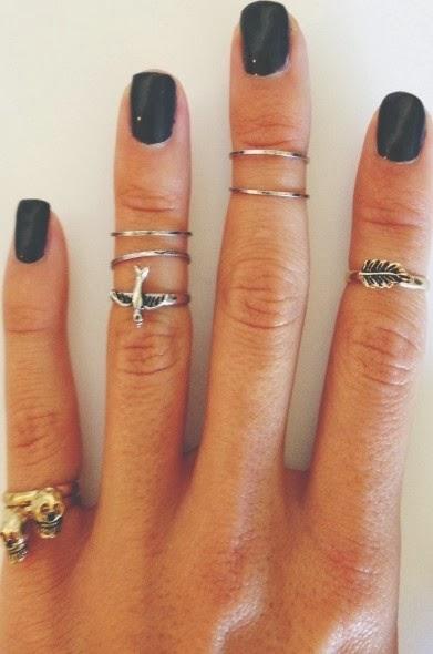 MI ÚLTIMA ´NECESIDAD´; COMO ANILLO AL MEDIO, MIDI RINGS.-