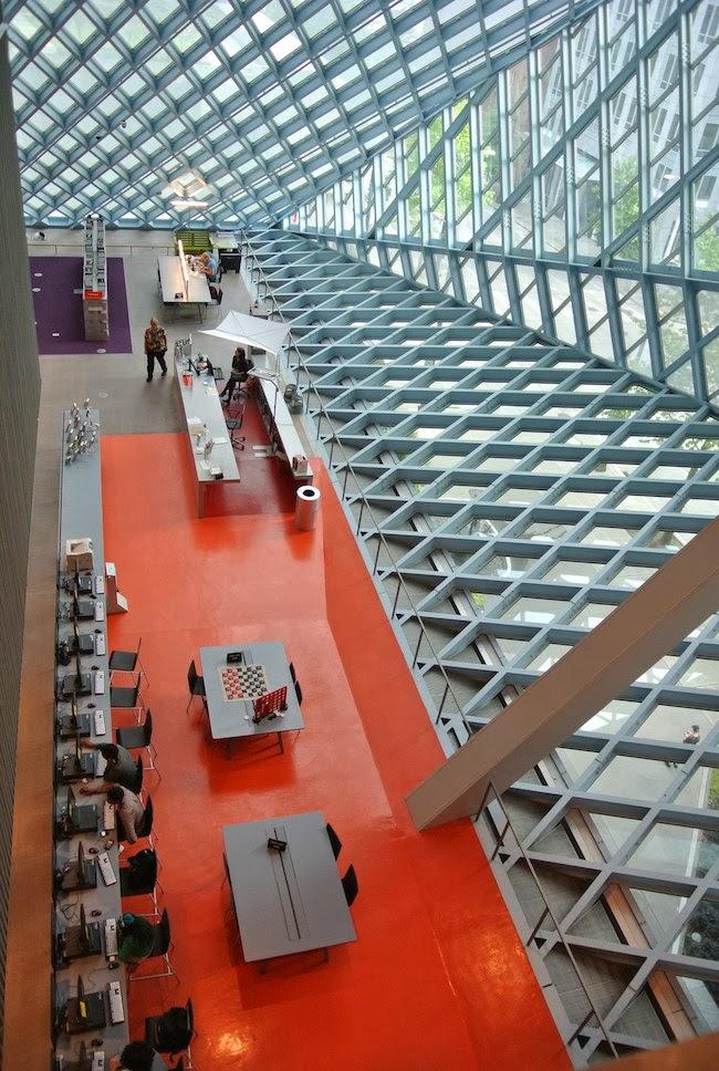 La biblioteca central de Seattle