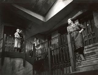 HISTORIA DE UNA ESCALERA (1949), DE ANTONIO BUERO VALLEJO. ESCENAS DE VIDA VECINAL.