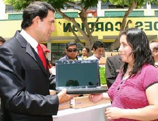 UCAYALI REPRODUCIRÁ PROGRAMA “UNA LAPTOP POR MAESTRO” DESARROLLADO POR EL GORE LIMA…