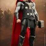 Figura de Thor de Thor: El Mundo Oscuro de Hot Toys