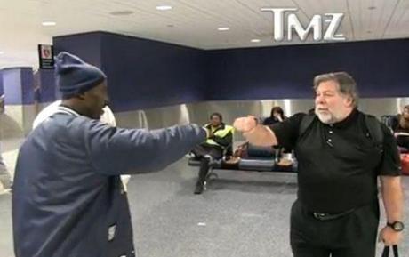 El rapero DMX se encuentra por primera vez con Steve Wozniak, momento extraño y a la vez gracioso #Video wozniak-dmx