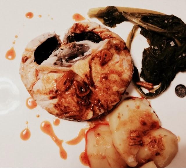 Merluza a la gallega con grelos.