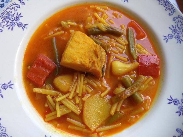 Sopa de Bacalao con Fideos Gruesos