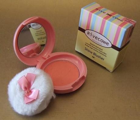“Shine Blusher” – un precioso colorete de RIVECOWE en WISHTREND (From Asia With Love) “Shine Blusher” – un precioso colorete de RIVECOWE en WISHTREND (From Asia With Love)