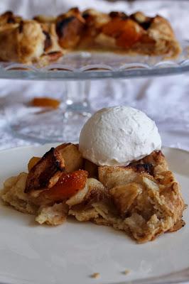 Tarta rústica de manzana y orejones