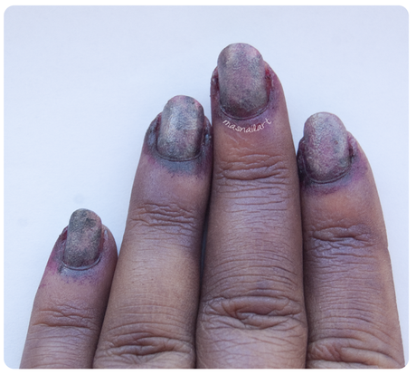 #ManisdeHalloween Uñas demacradas y asquerosas de zombie para Halloween.