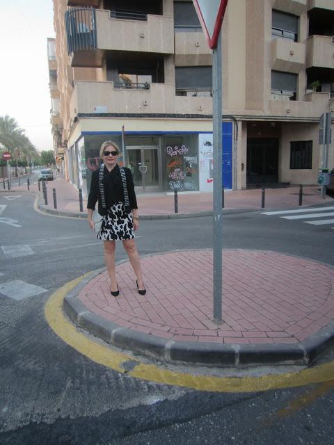 LOOK268-1.11.20137:30'' PRINT WHITE & BLACK''¡¡Hola a...