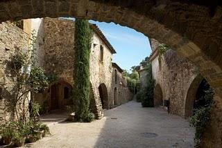 Ruta de Pueblos Medievales por Girona