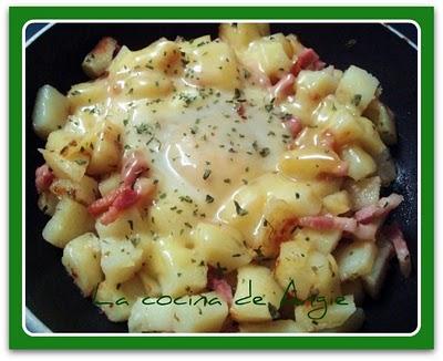 CAZUELA DE PATATAS Y HUEVOS