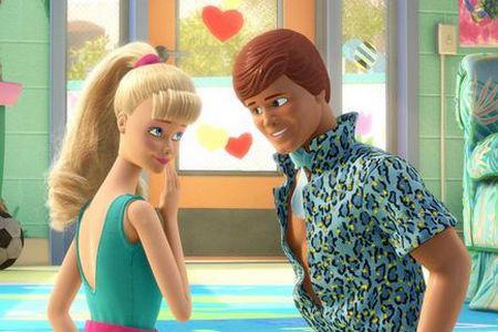 toy-story-3-escena-en-la-que-barbie-conoce-a-ken