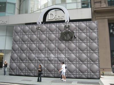 Curiosidades: El bolso Lady Dior más grande del mundo