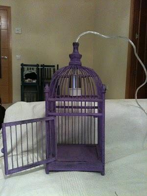 La lámpara jaula de Leticia y sus mesillas