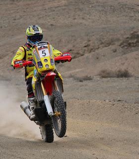 CLAUDIO RODRÍGUEZ LIDERA EL LATINOAMERICANO DE MOTOS EN EL ATACAMA RALLY