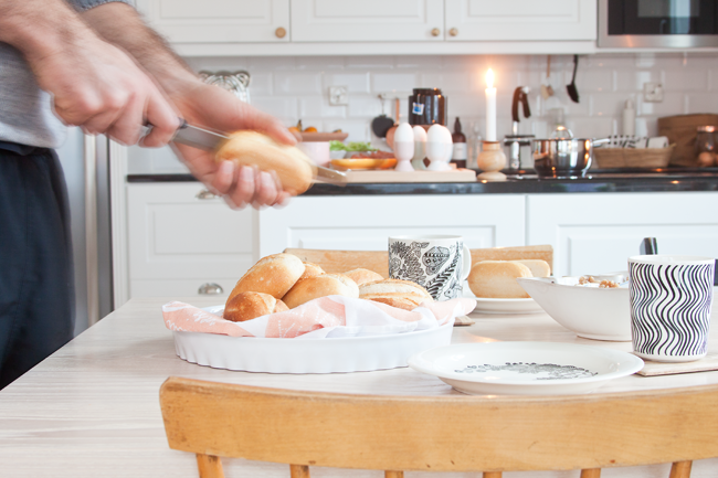 DESAYUNO EN LA COCINA