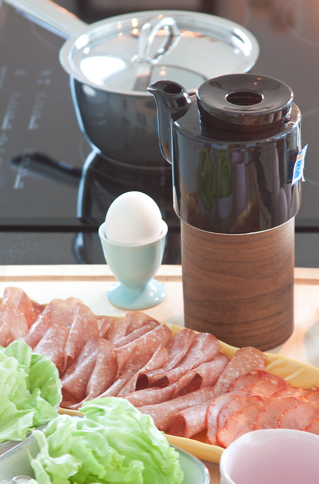 DESAYUNO EN LA COCINA