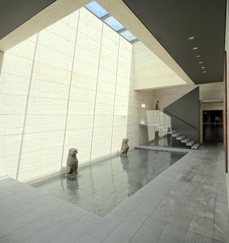 Interiores de viviendas emblemáticas A-cero: “Art Walls” House