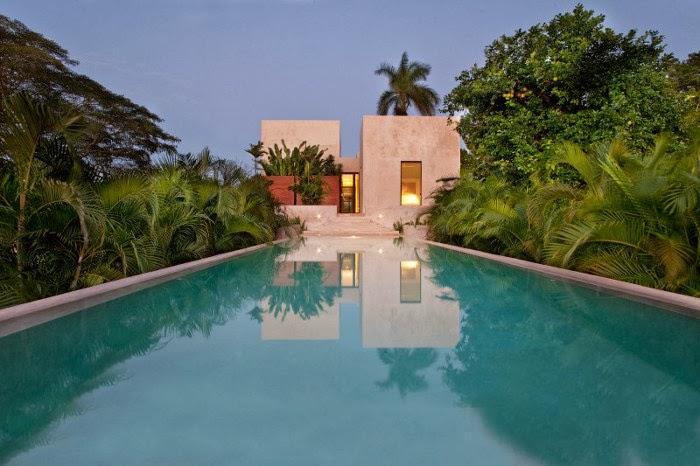 Hacienda de 1880 convertida en casa de estilo contemporáneo