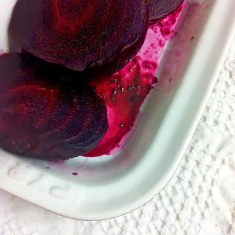 Huevos high-life con salsa sanguinaria: el desayuno del caníbal Huevos high-life con salsa sanguinaria: el desayuno del caníbal