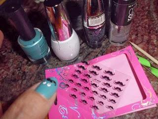 Manicura Bigotitos.