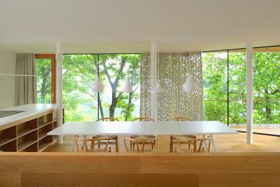 Casa Vanguardista en el Bosque