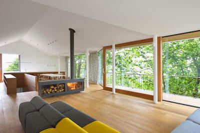 Casa Vanguardista en el Bosque