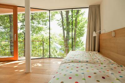 Casa Vanguardista en el Bosque