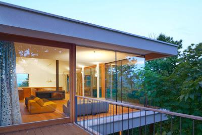 Casa Vanguardista en el Bosque