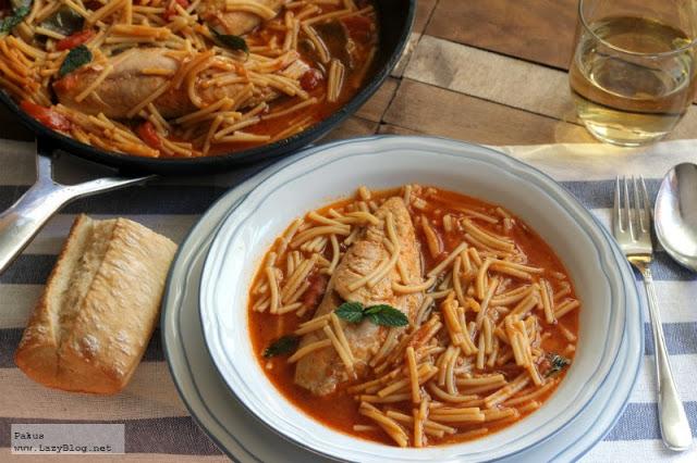 Receta de fideos con caballas, delicioso guiso gaditano