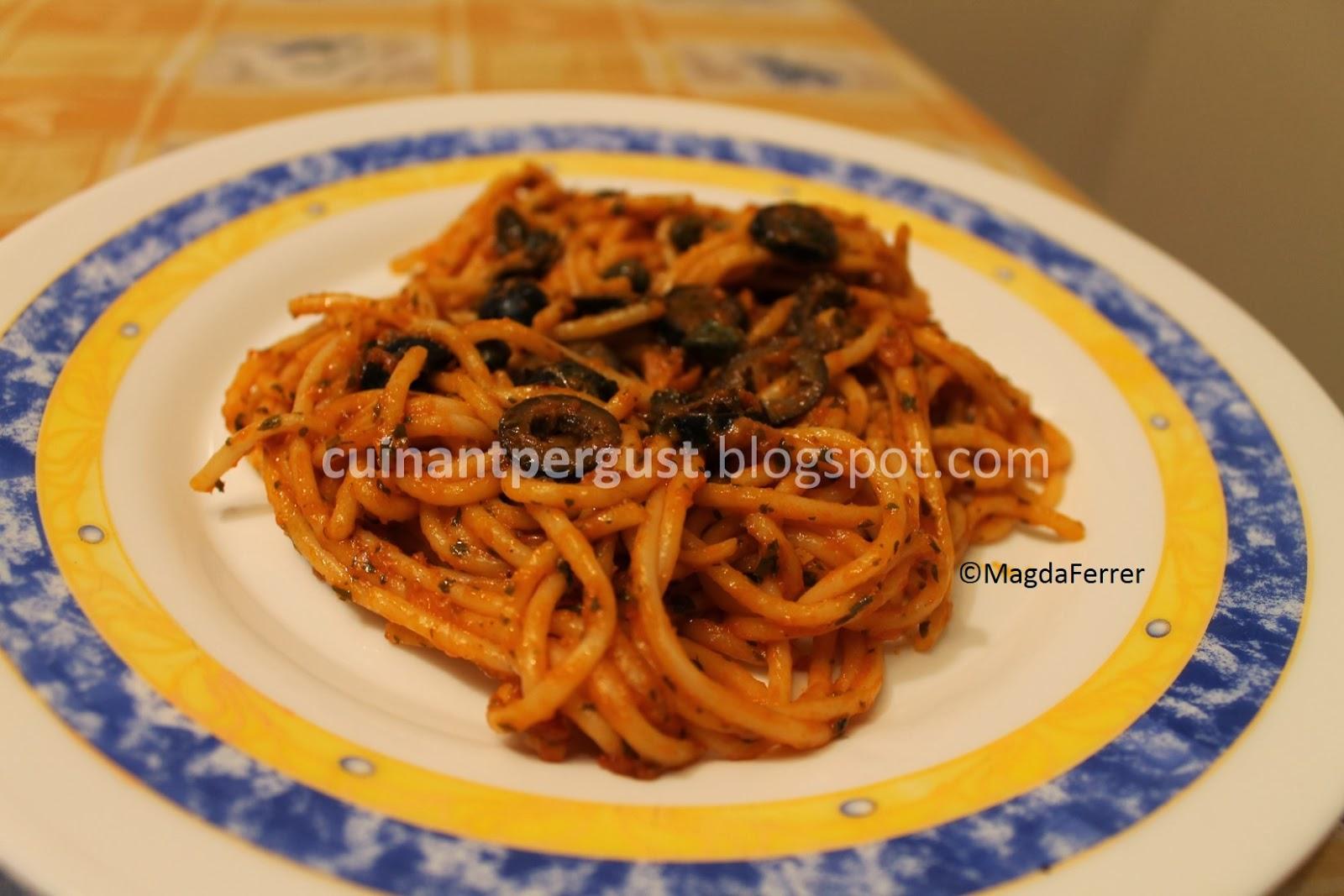 Espaguetis picantes a la siciliana