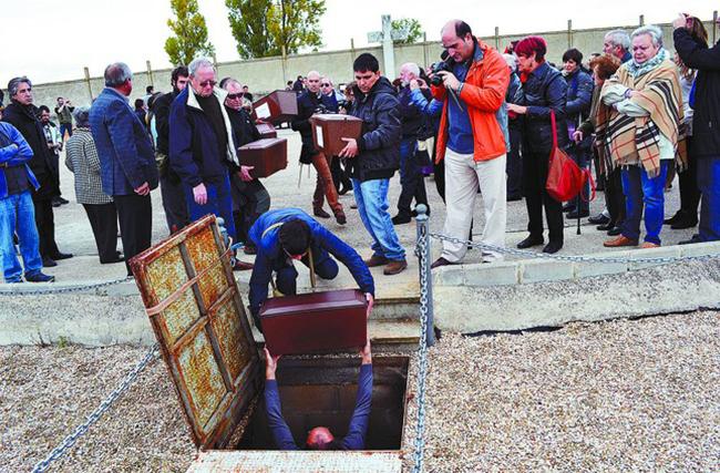 0E42C414-AC38-4AE9-45A3B4FFBDC26876