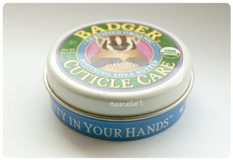 Bálsamo para el cuidado de cutículas y uñas de Badger, de iHerb. Bálsamo para el cuidado de cutículas y uñas de Badger, de iHerb.