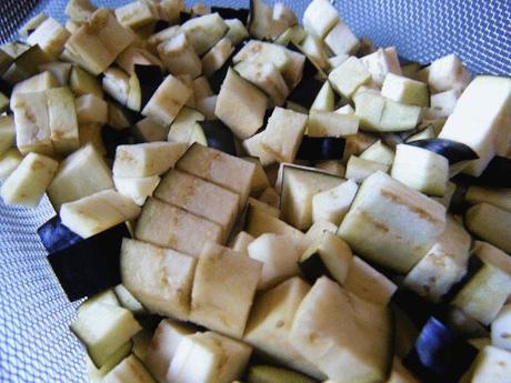 BERENJENAS CON TOCINO DE JAMÓN IBÉRICO BERENJENAS CON TOCINO DE JAMÓN IBÉRICO