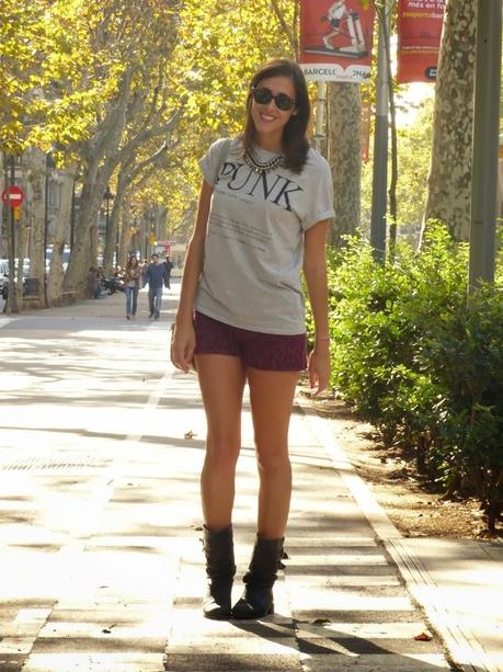 Shorts y botas moteras Shorts y botas moteras