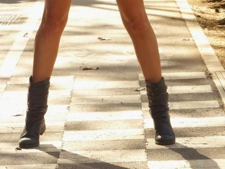 Shorts y botas moteras Shorts y botas moteras