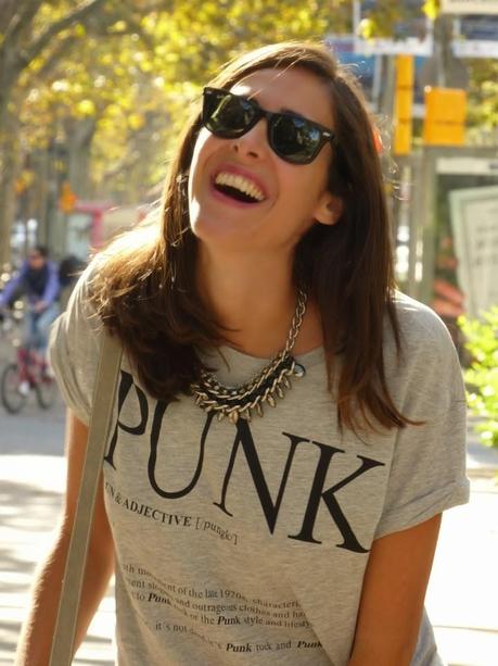 Shorts y botas moteras