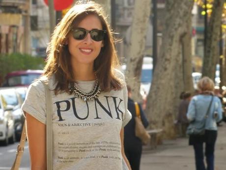 Shorts y botas moteras Shorts y botas moteras