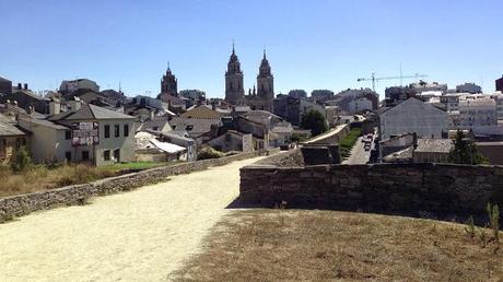 Ruta por Galicia. Paseo por la Muralla Romana de Lugo