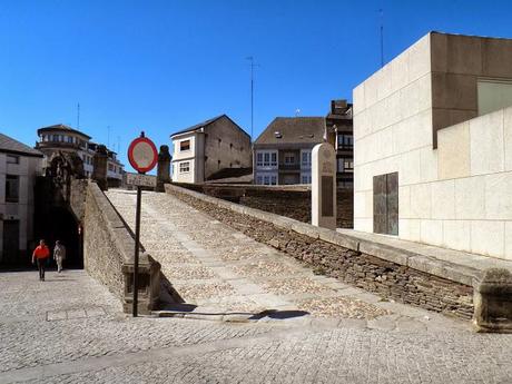 Ruta por Galicia. Paseo por la Muralla Romana de Lugo