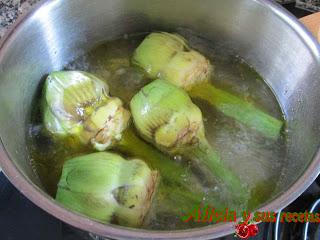 ALCACHOFAS AL ACEITE CON VINAGRETA Y LANGOSTINOS